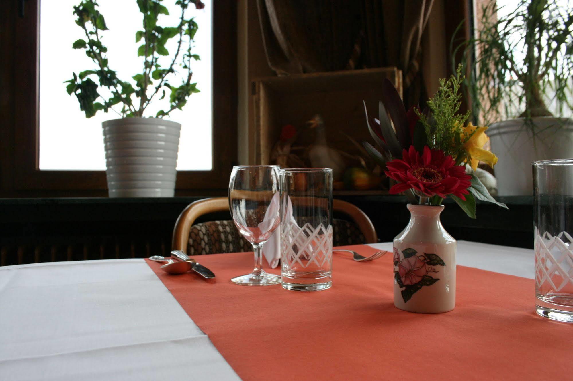 Hotel Restaurant Braas Esch-sur-Sûre Exteriér fotografie